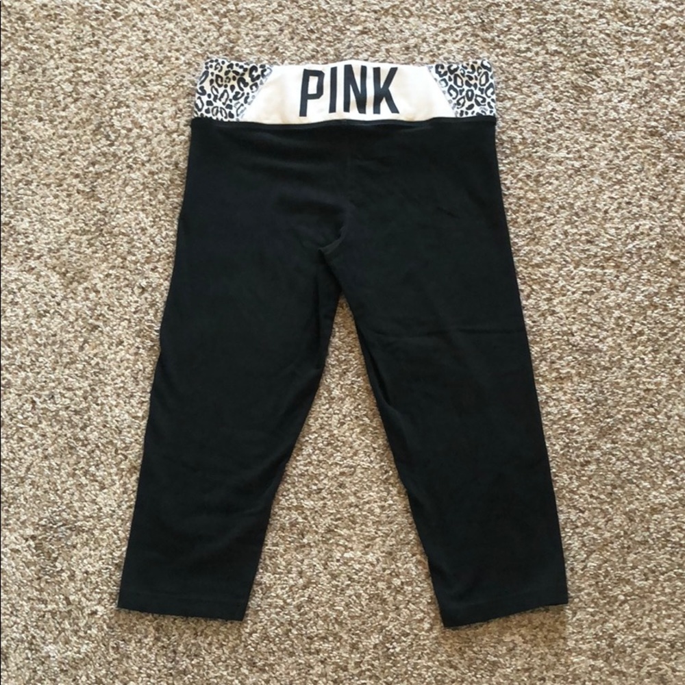 PINK VICTORIA’S SECRET cropped leggings